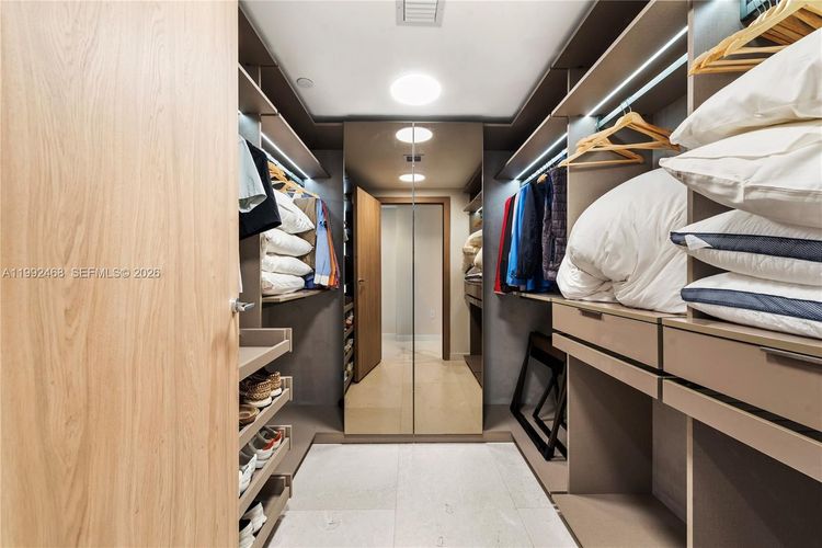 Onda Residences #303 image #19