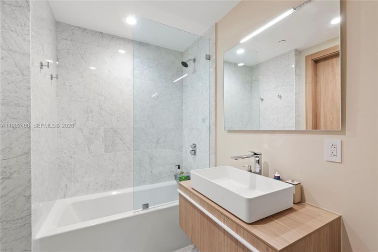 Onda Residences #303 image #27