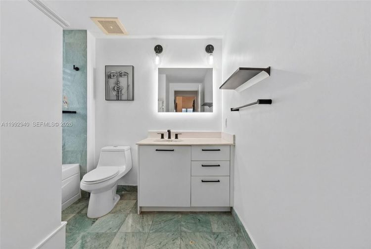 Avenue 1060 Brickell #2510 image #13