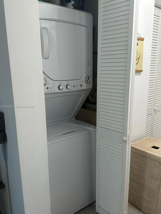 26 Edgewater #511 image #8