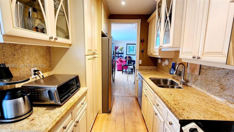 Sunrise Tower #6E image #22