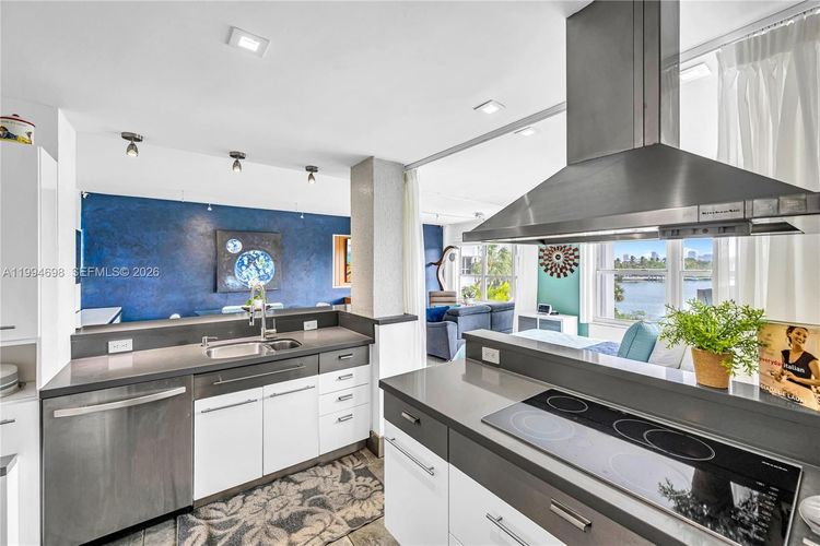 Blair House #3-C image #23