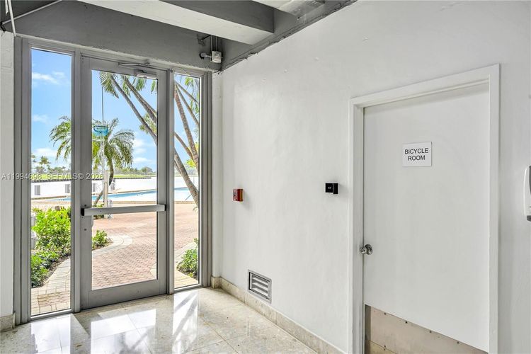 Blair House #3-C image #38