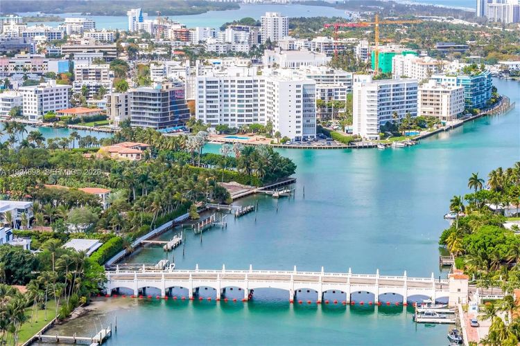 Blair House #3-C image #9