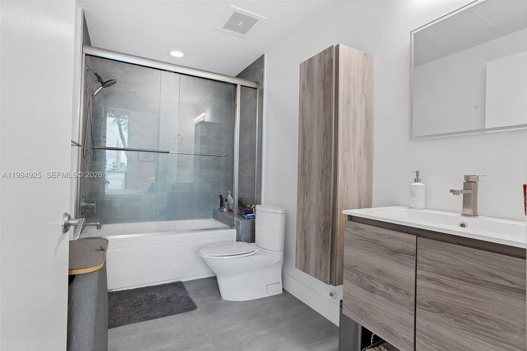 Uptown Marina Lofts #419 image #10