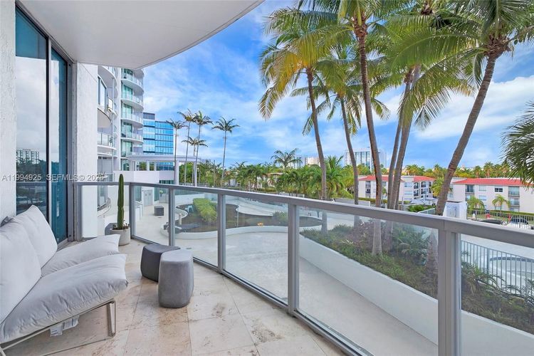 Uptown Marina Lofts #419 image #17