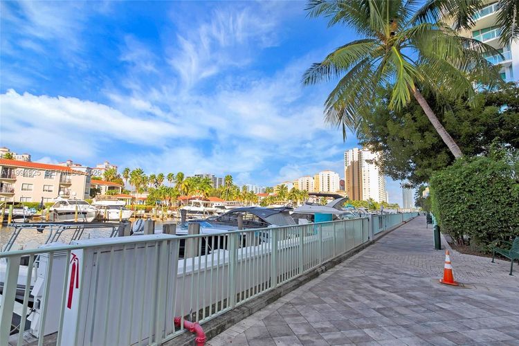 Uptown Marina Lofts #419 image #34