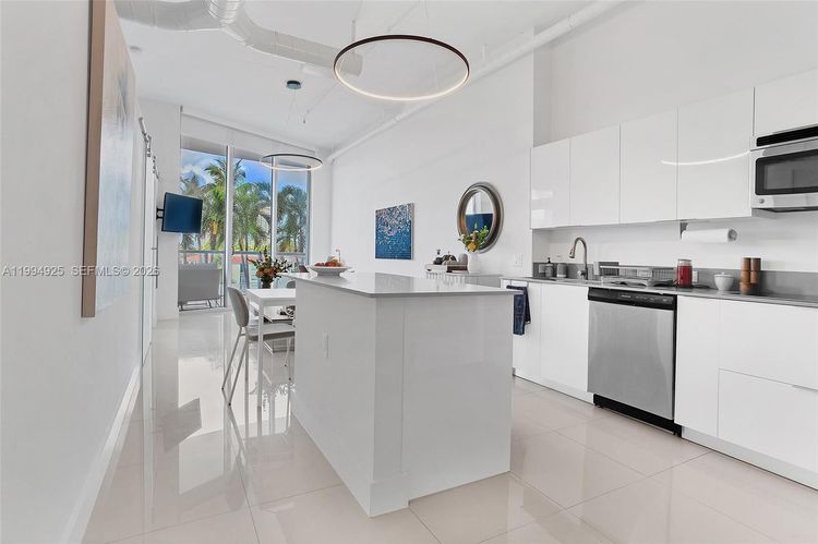 Uptown Marina Lofts #419 image #6