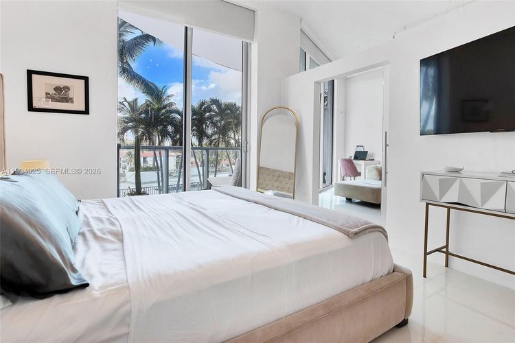 Uptown Marina Lofts #419 image #9