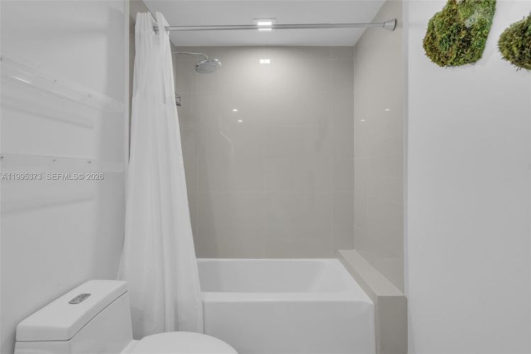 Hyde Midtown #3003 image #8