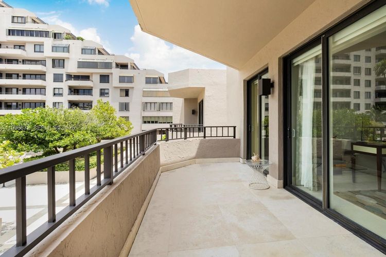 Key Colony I - Tidemark Unit #174 for Sale in Key Biscayne - Key ...