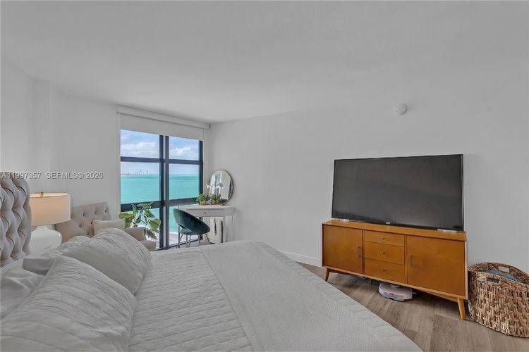 Towers of Key Biscayne #B807 image #16