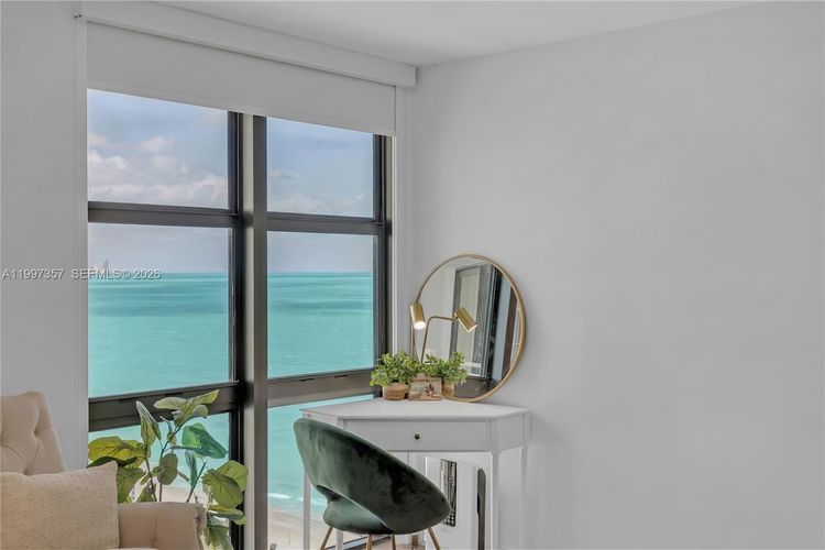 Towers of Key Biscayne #B807 image #20