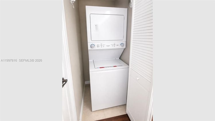 Colonnade at Dadeland #428 image #14