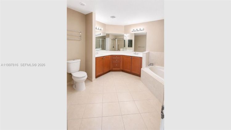 Colonnade at Dadeland #428 image #18