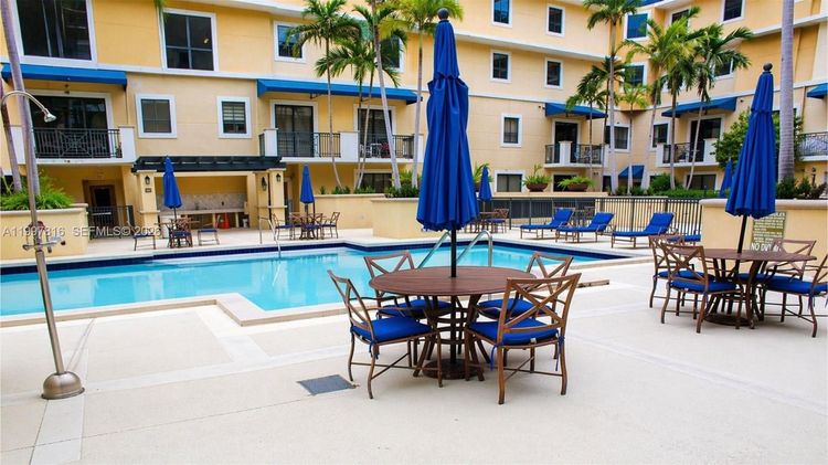 Colonnade at Dadeland #428 image #24