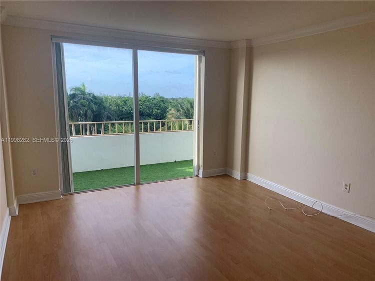 Commodore Club East #512 image #12