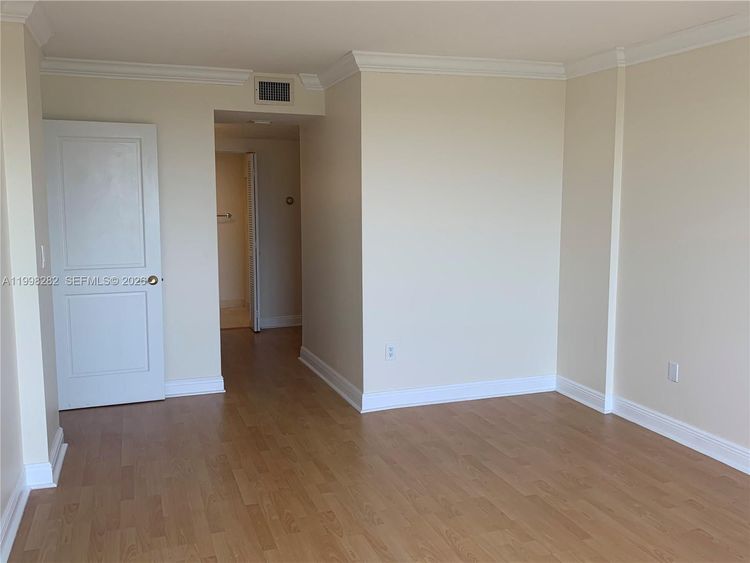 Commodore Club East #512 image #13