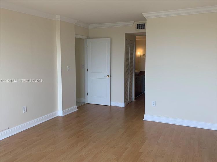 Commodore Club East #512 image #14