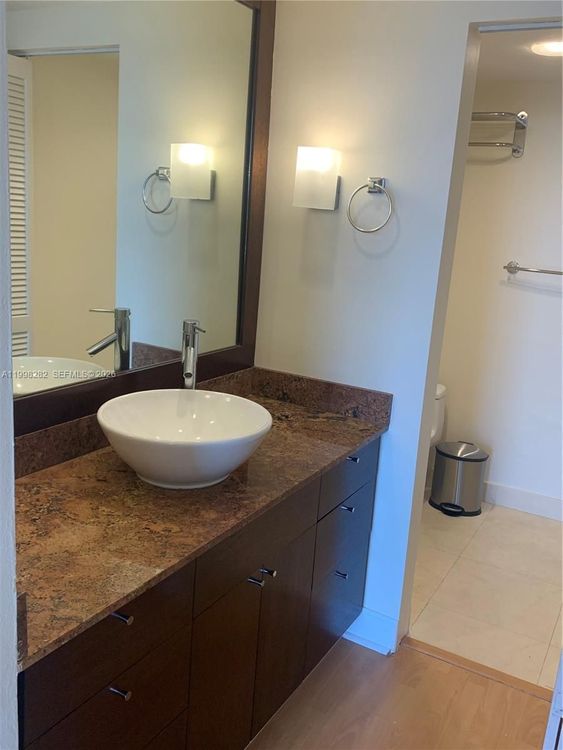 Commodore Club East #512 image #15