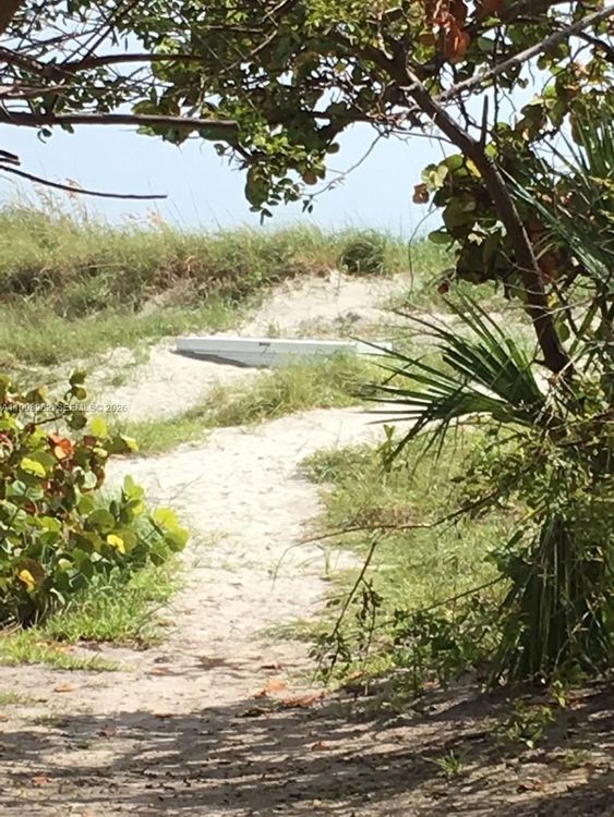 Commodore Club East #512 image #18