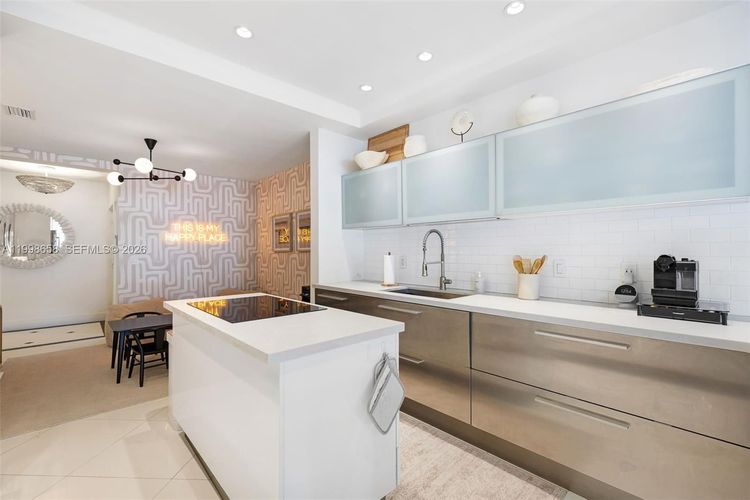 Townhomes at Sunset Harbour #TH-102 image #12