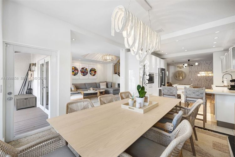 Townhomes at Sunset Harbour #TH-102 image #17
