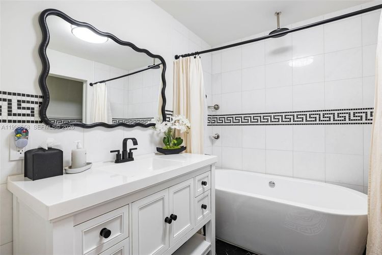 Townhomes at Sunset Harbour #TH-102 image #34