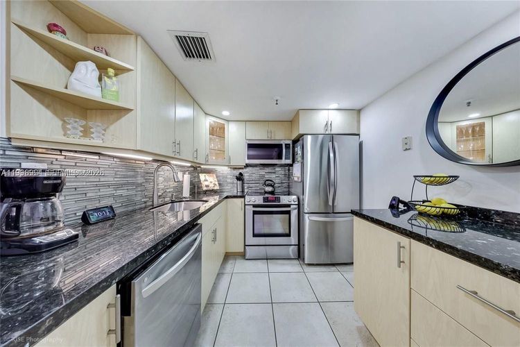 Vendome Place #803 image #11