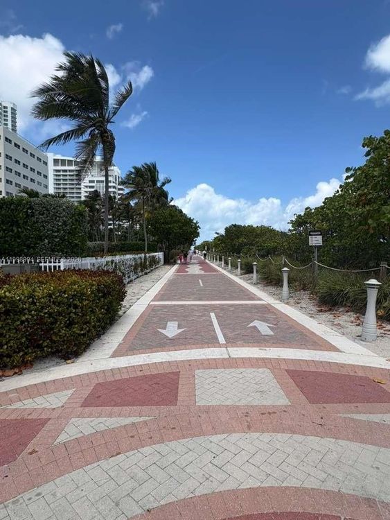 Vendome Place #803 image #24