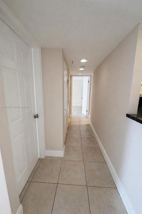 Vendome Place #803 image #7