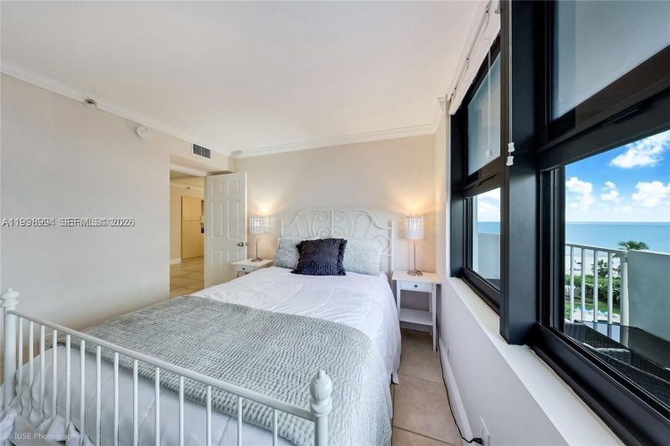 Vendome Place #803 image #9