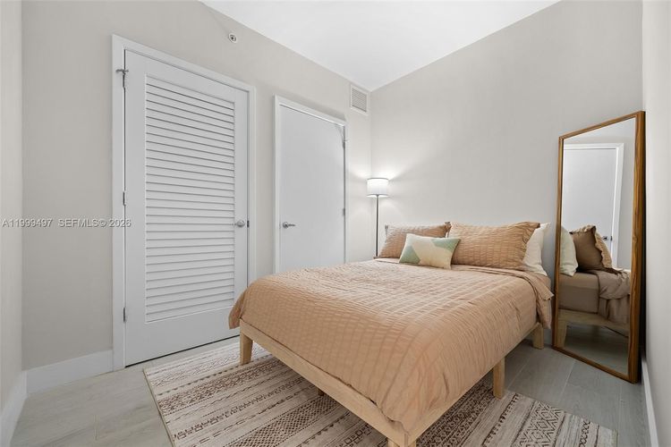 1010 Brickell #1411 image #6