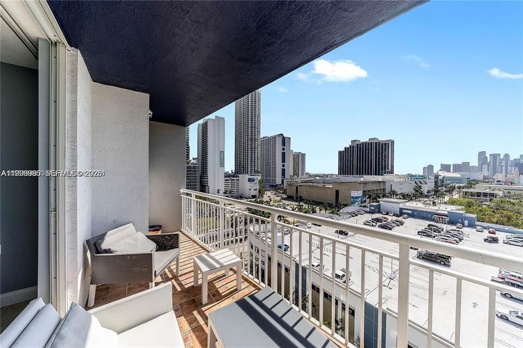 1800 Biscayne Plaza #1103 image #8