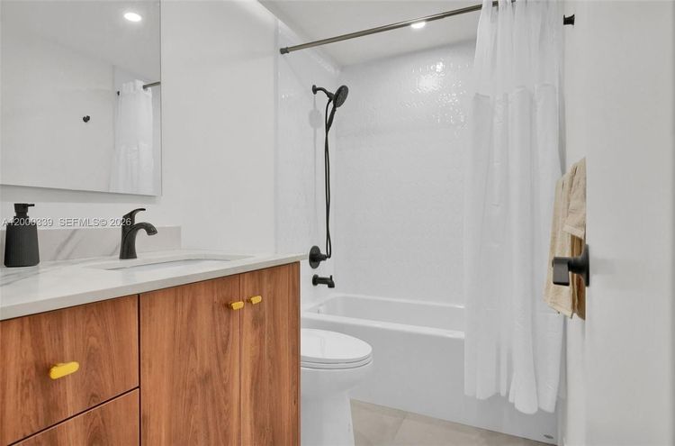 Alexander Towers #808 image #18