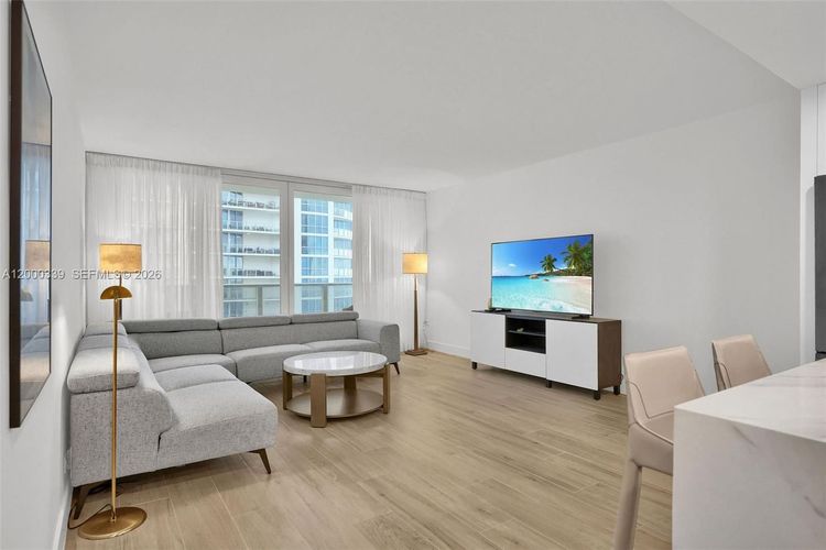 Alexander Towers #808 image #8