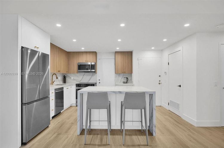 Alexander Towers #808 image #9