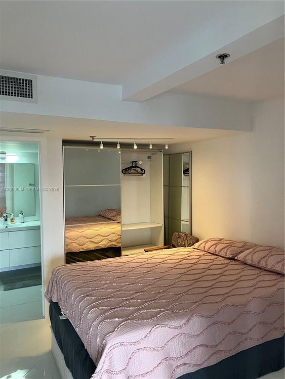 The Venetia #19K image #13