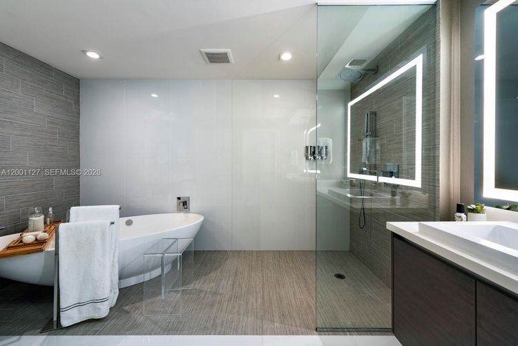 Parque Towers #4-1702 image #29