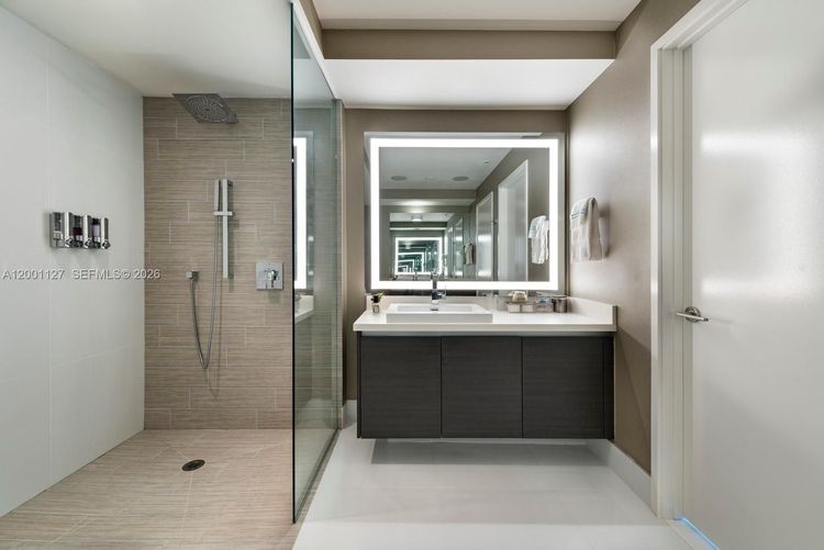 Parque Towers #4-1702 image #31