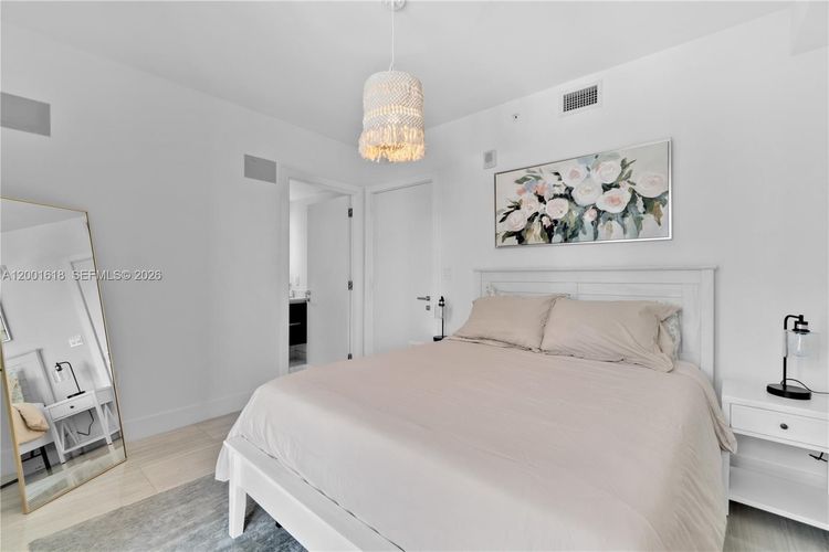 Echo Brickell #1004 image #11