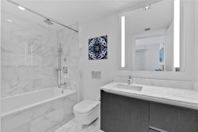 Echo Brickell #1004 image #12