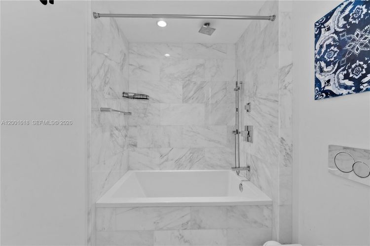 Echo Brickell #1004 image #13