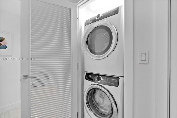 Echo Brickell #1004 image #14