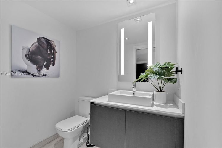 Echo Brickell #1004 image #16