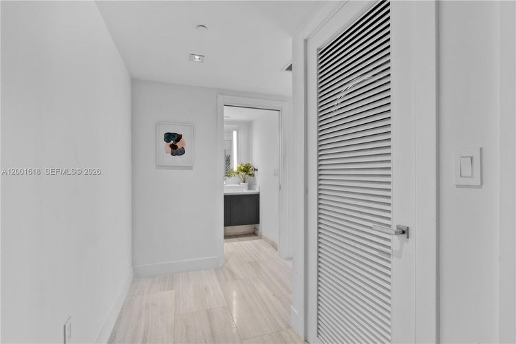 Echo Brickell #1004 image #17