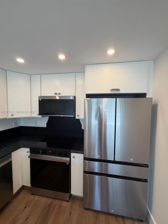 Lauderdale Tower #F2 image #9