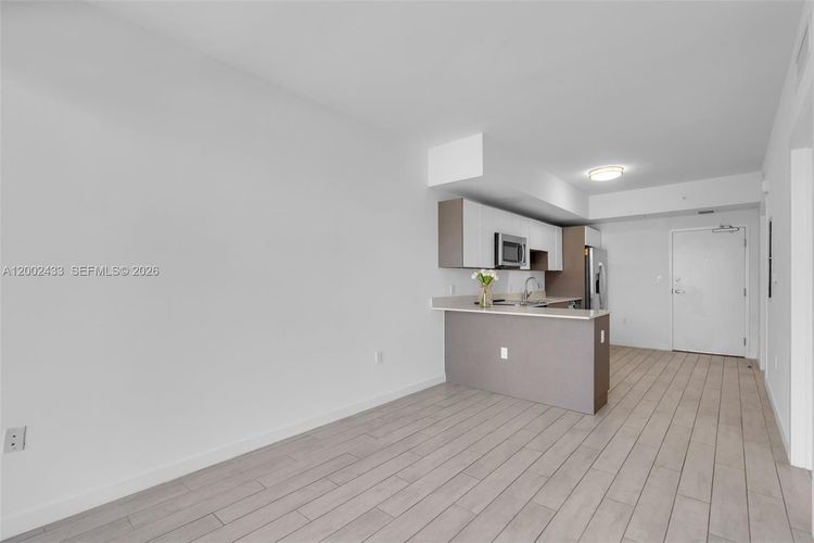 26 Edgewater #605 image #10