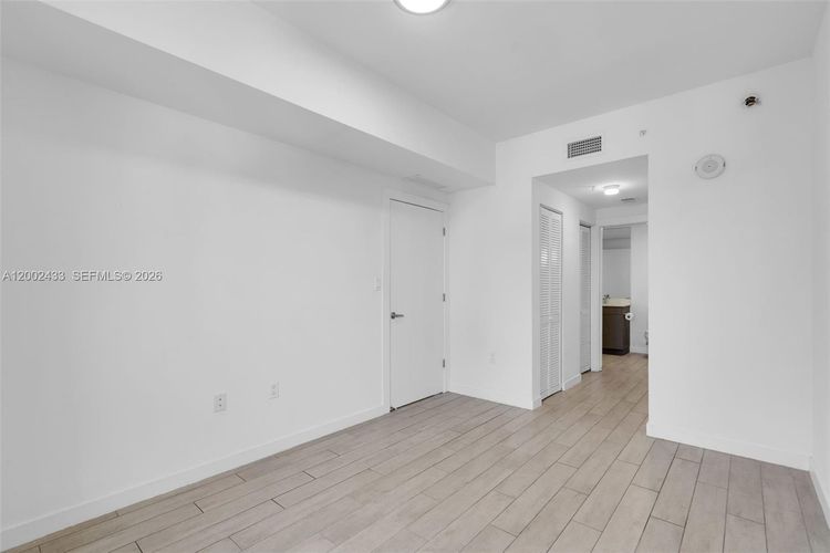 26 Edgewater #605 image #13