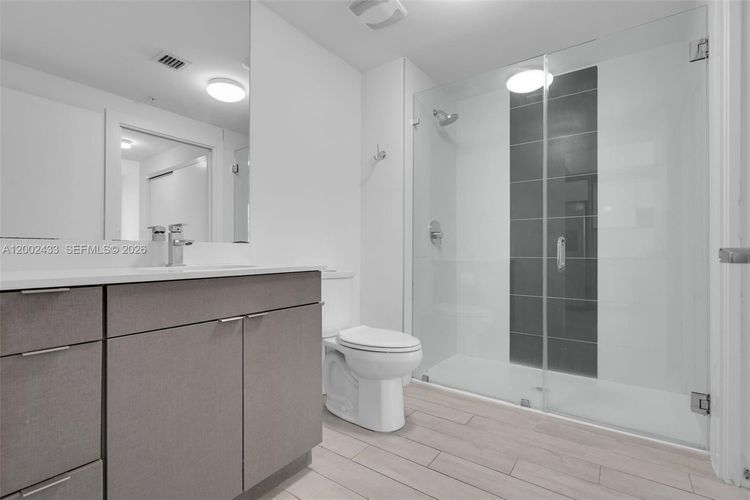 26 Edgewater #605 image #16